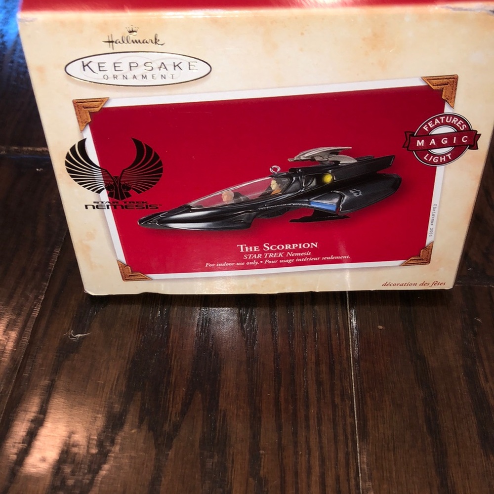 Hallmark keepsake ornament The Scorpion Star Trek Nemesis